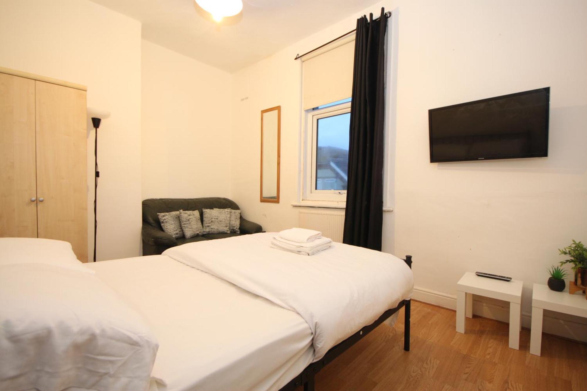 Cosy Casa: Beachfront Promenade Retreat with Free Parking Blackpool Exterior photo