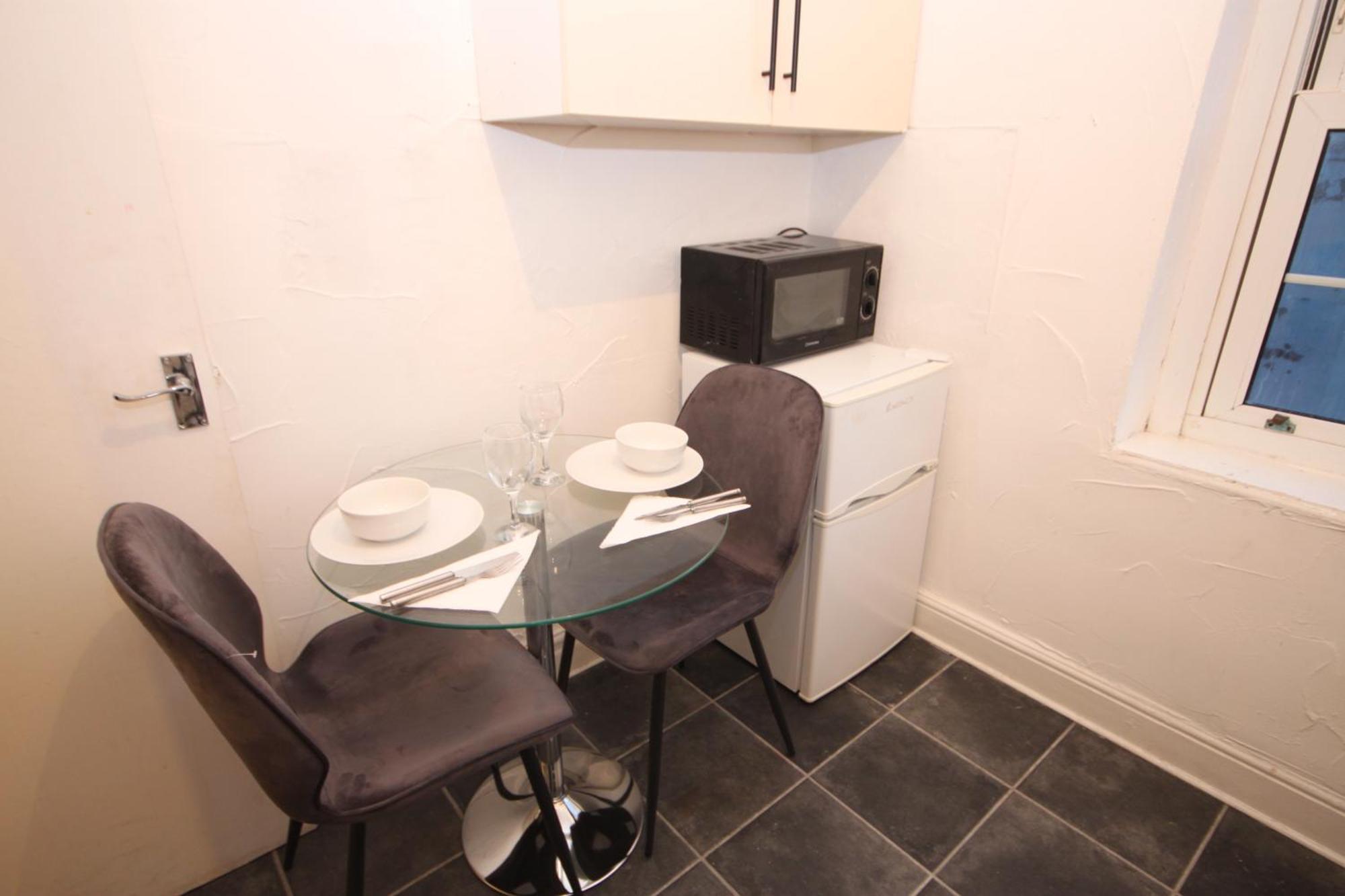 Cosy Casa: Beachfront Promenade Retreat with Free Parking Blackpool Room photo