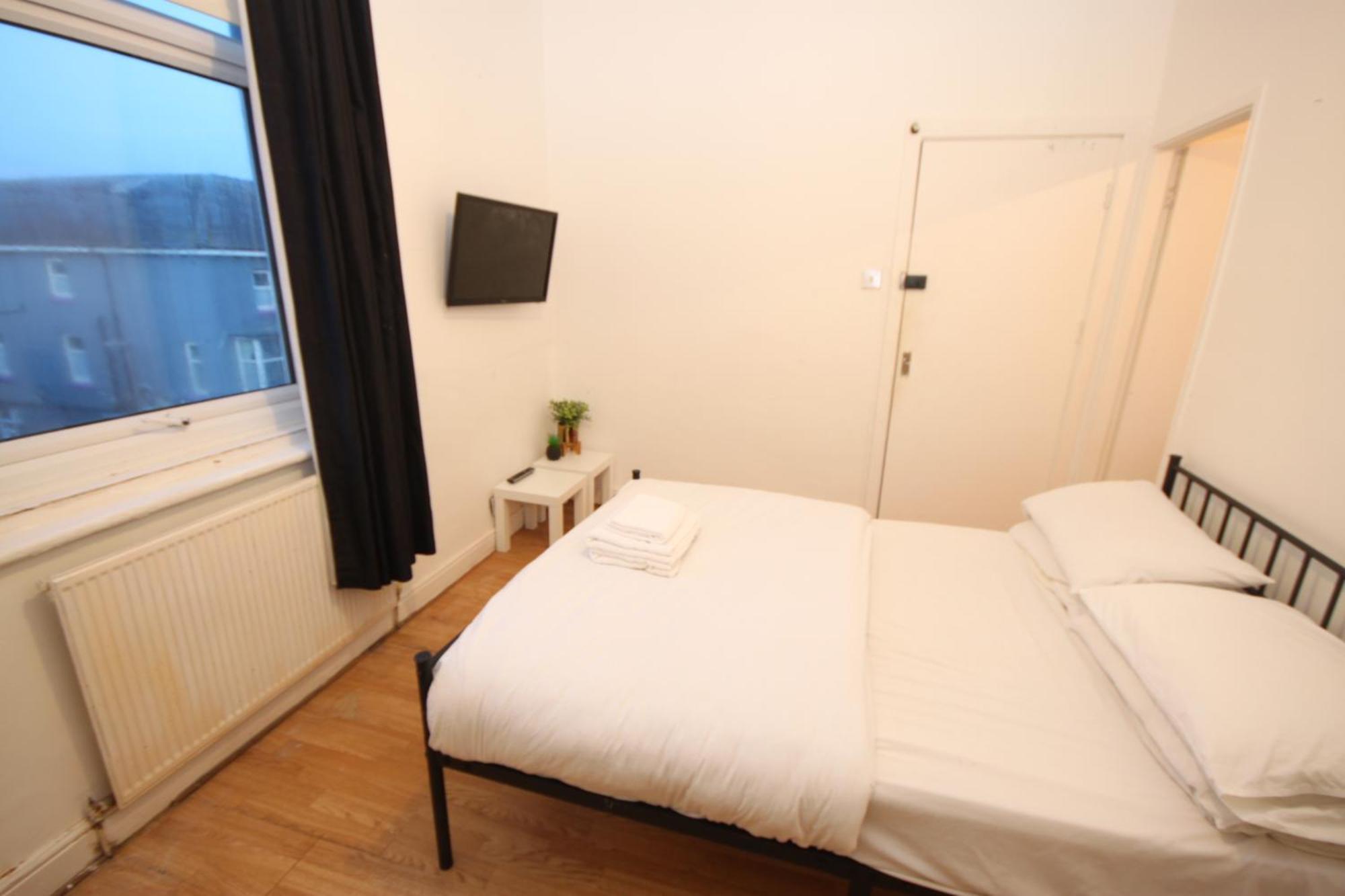 Cosy Casa: Beachfront Promenade Retreat with Free Parking Blackpool Room photo