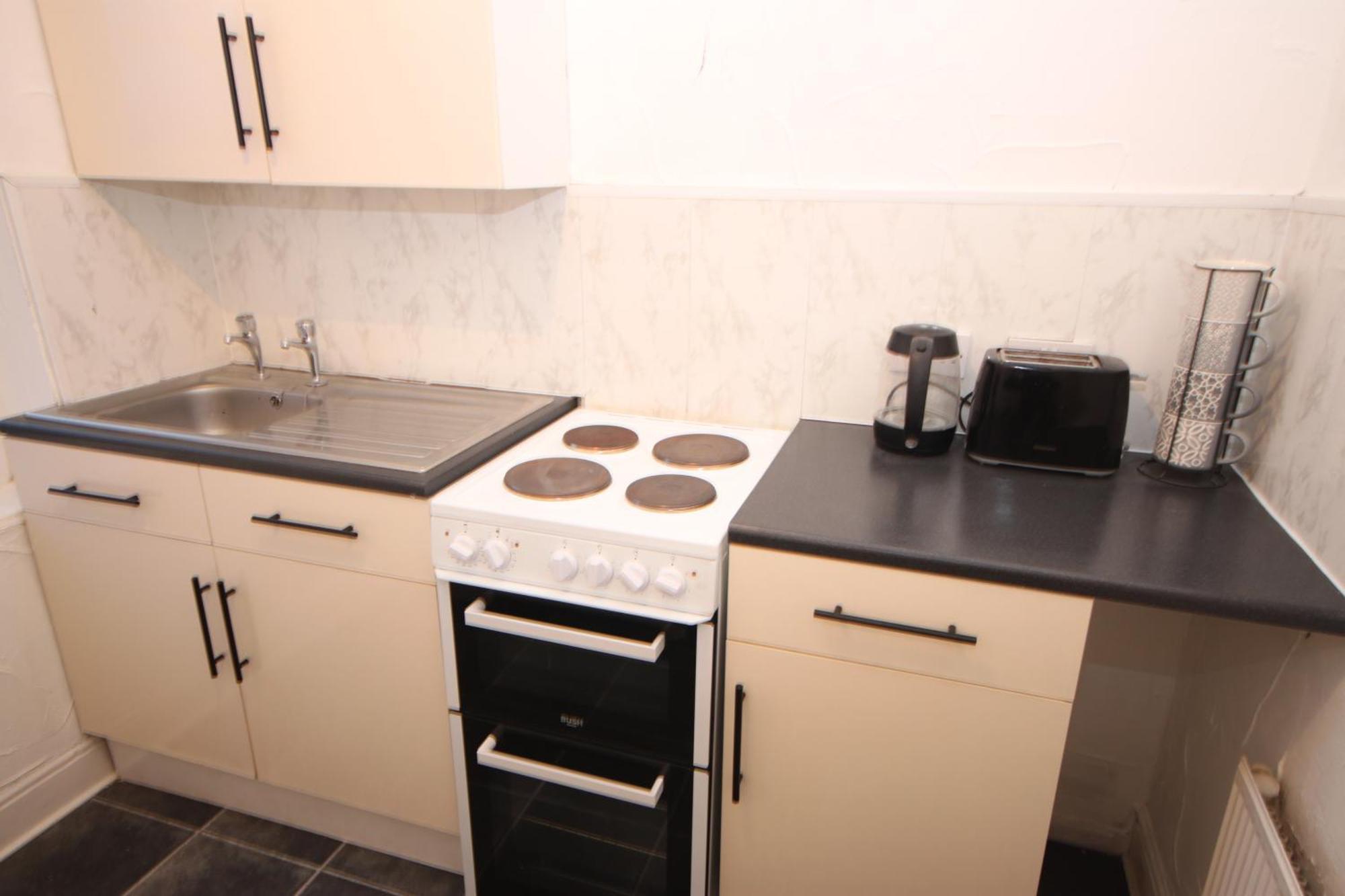 Cosy Casa: Beachfront Promenade Retreat with Free Parking Blackpool Exterior photo