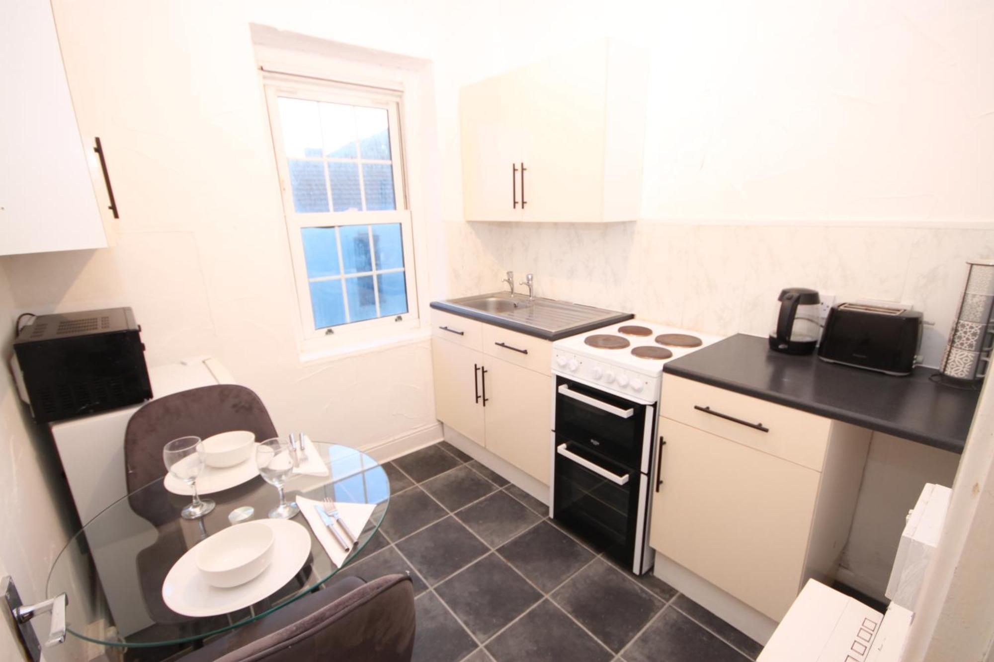 Cosy Casa: Beachfront Promenade Retreat with Free Parking Blackpool Exterior photo