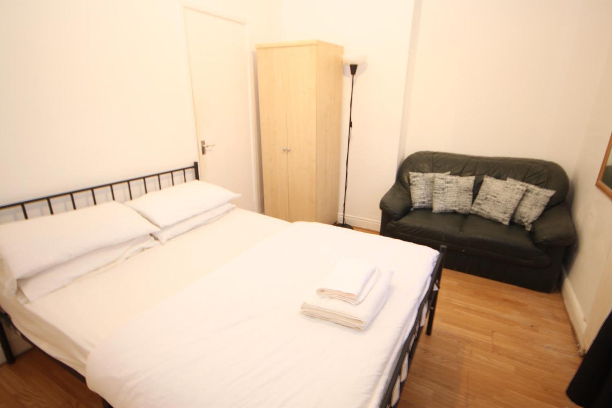 Cosy Casa: Beachfront Promenade Retreat with Free Parking Blackpool Exterior photo
