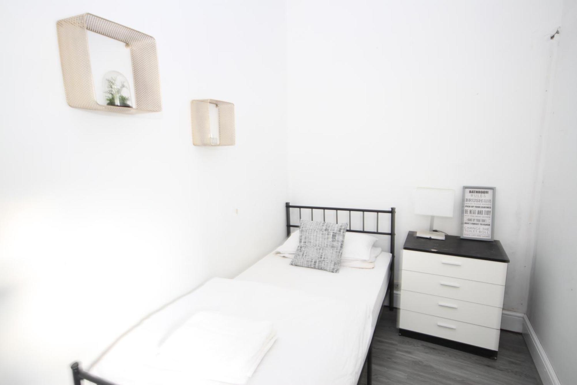 Cosy Casa: Beachfront Promenade Retreat with Free Parking Blackpool Exterior photo