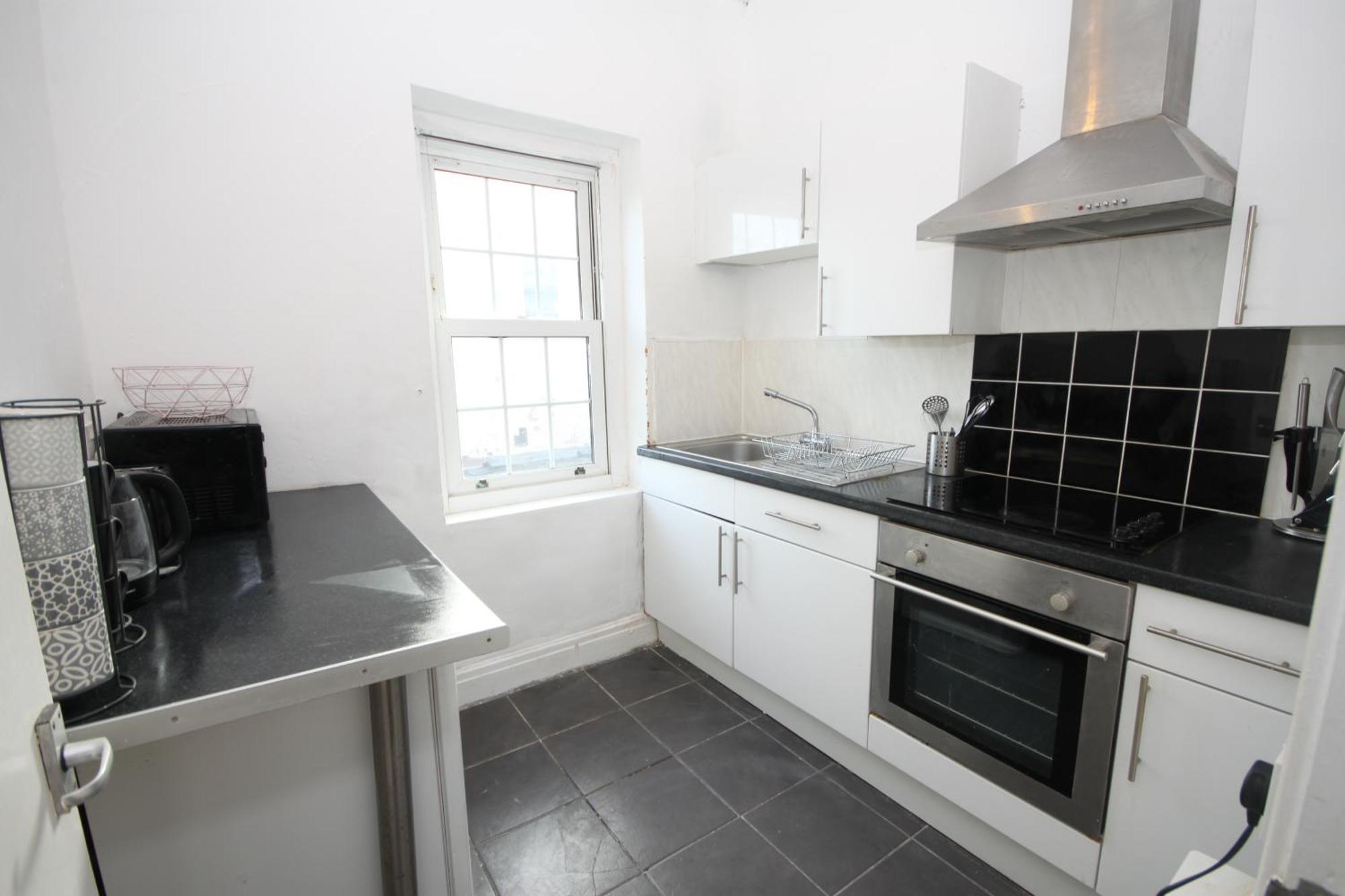 Cosy Casa: Beachfront Promenade Retreat with Free Parking Blackpool Room photo