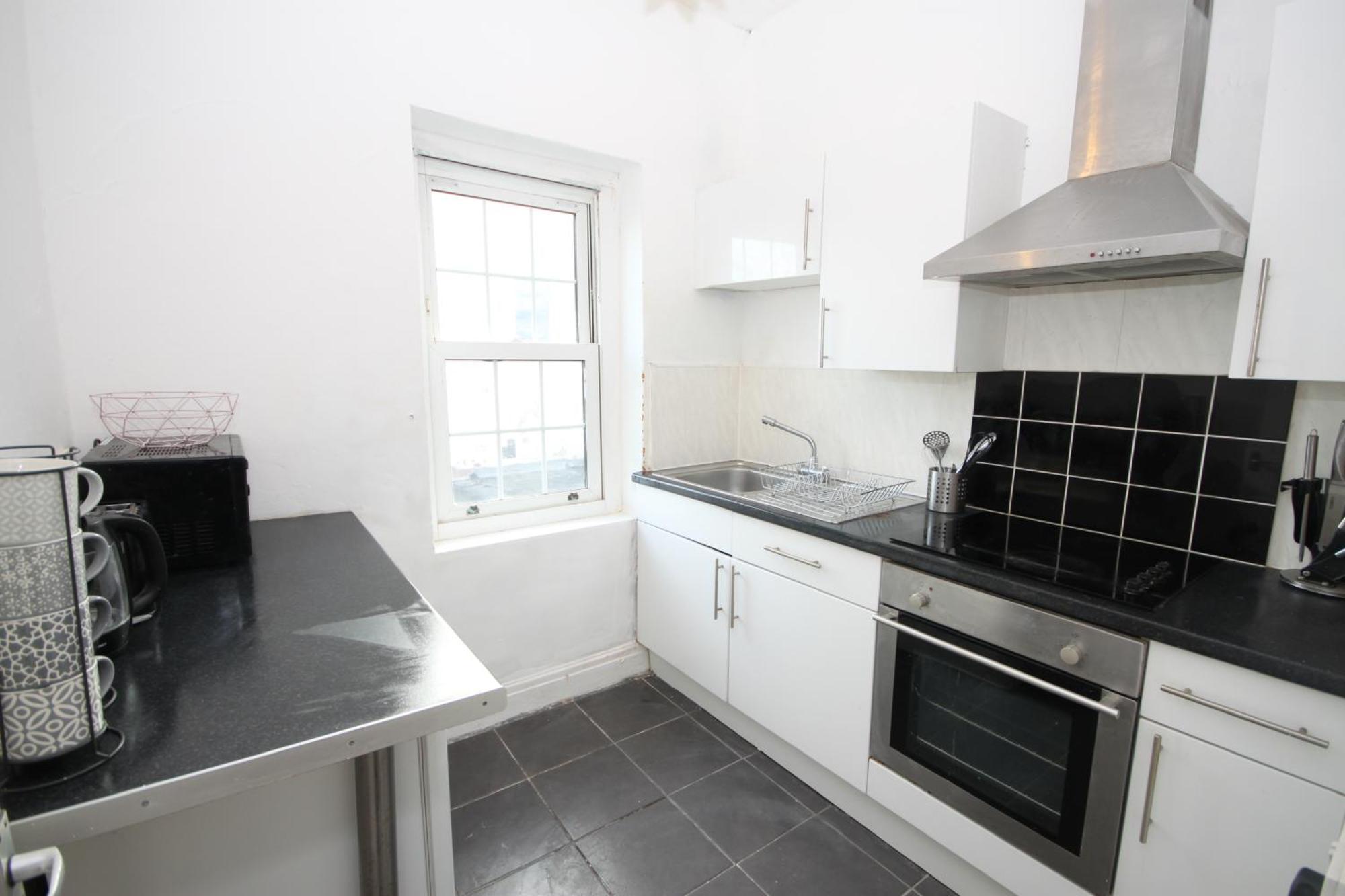 Cosy Casa: Beachfront Promenade Retreat with Free Parking Blackpool Exterior photo