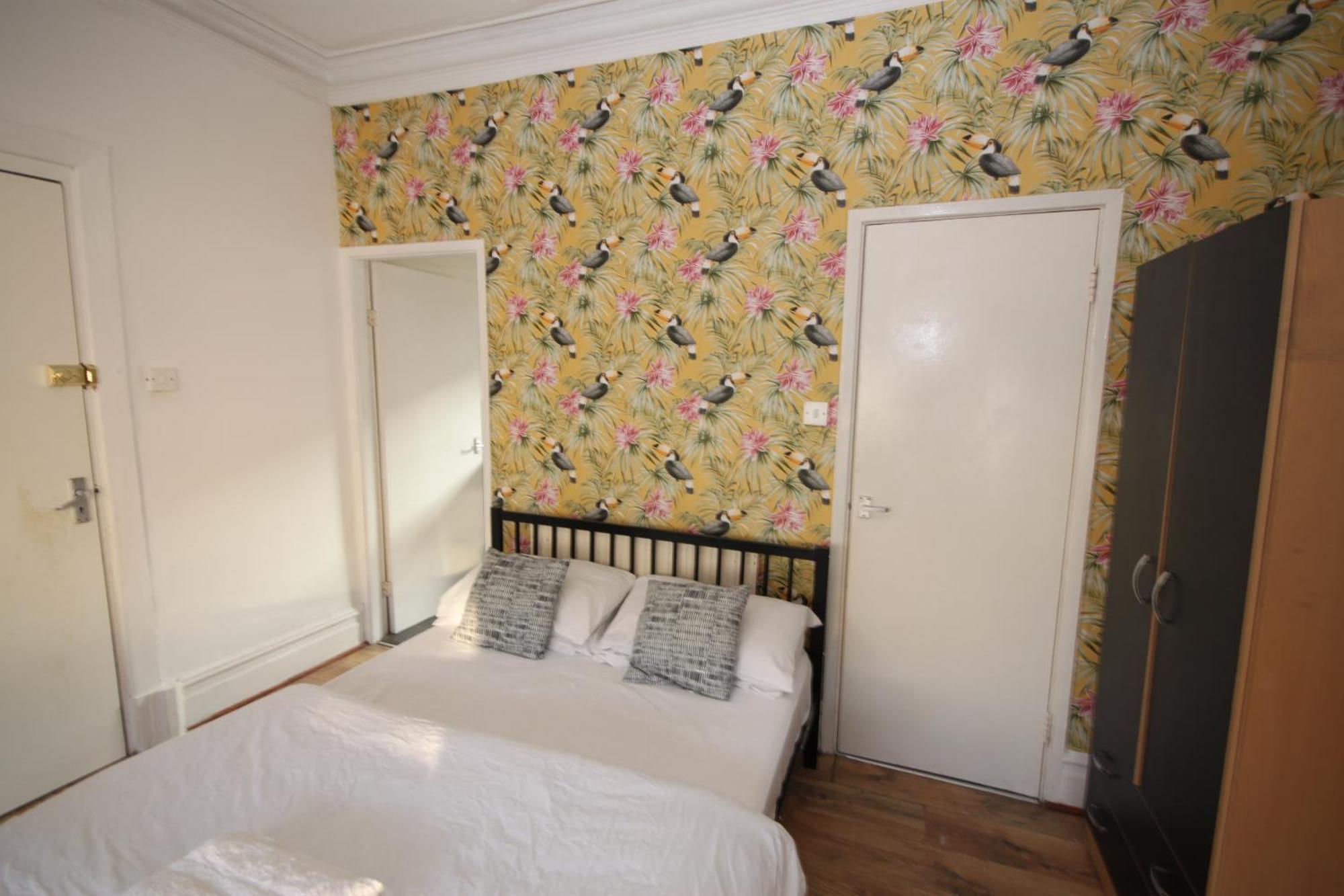 Cosy Casa: Beachfront Promenade Retreat with Free Parking Blackpool Exterior photo
