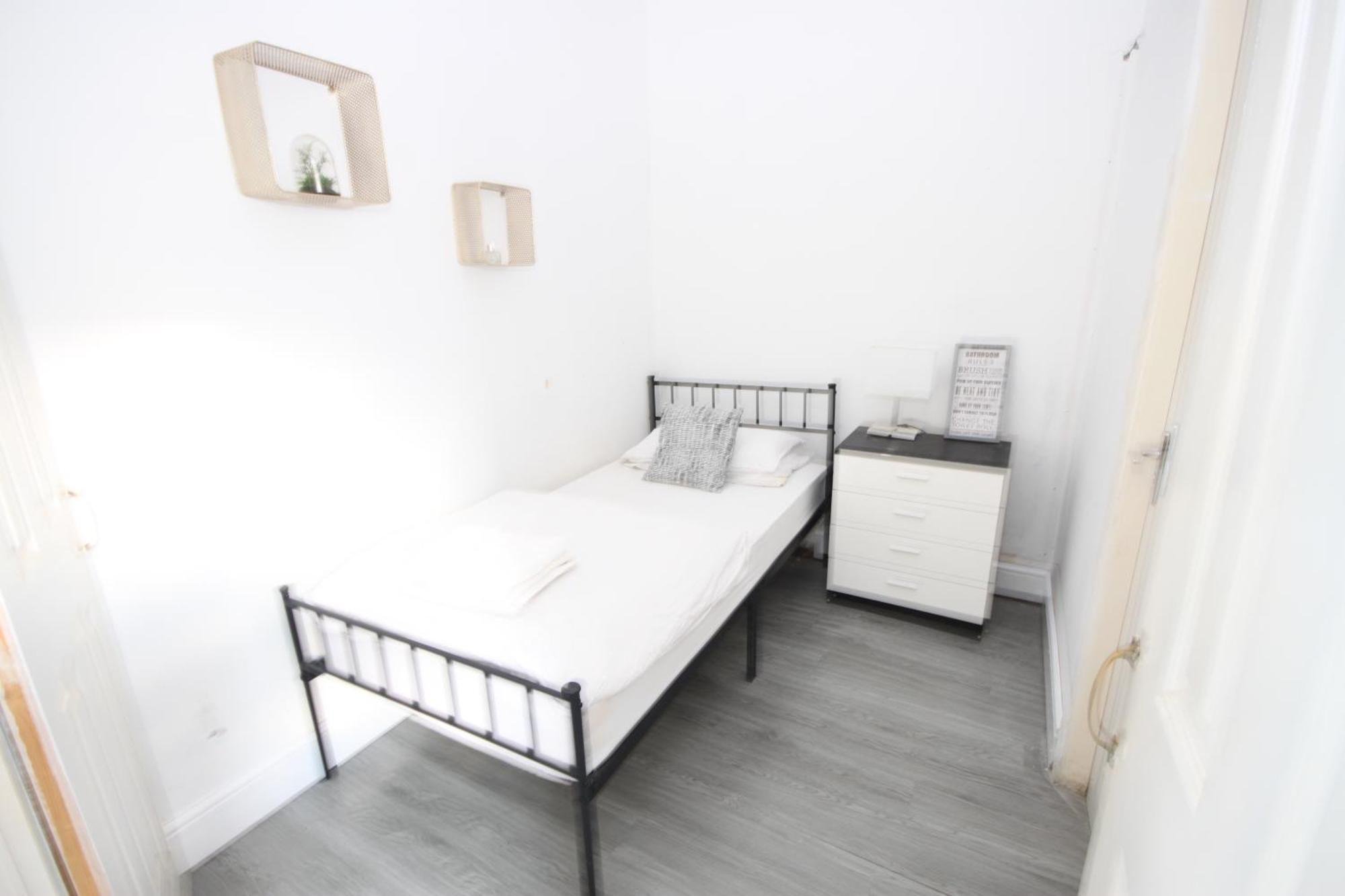 Cosy Casa: Beachfront Promenade Retreat with Free Parking Blackpool Room photo